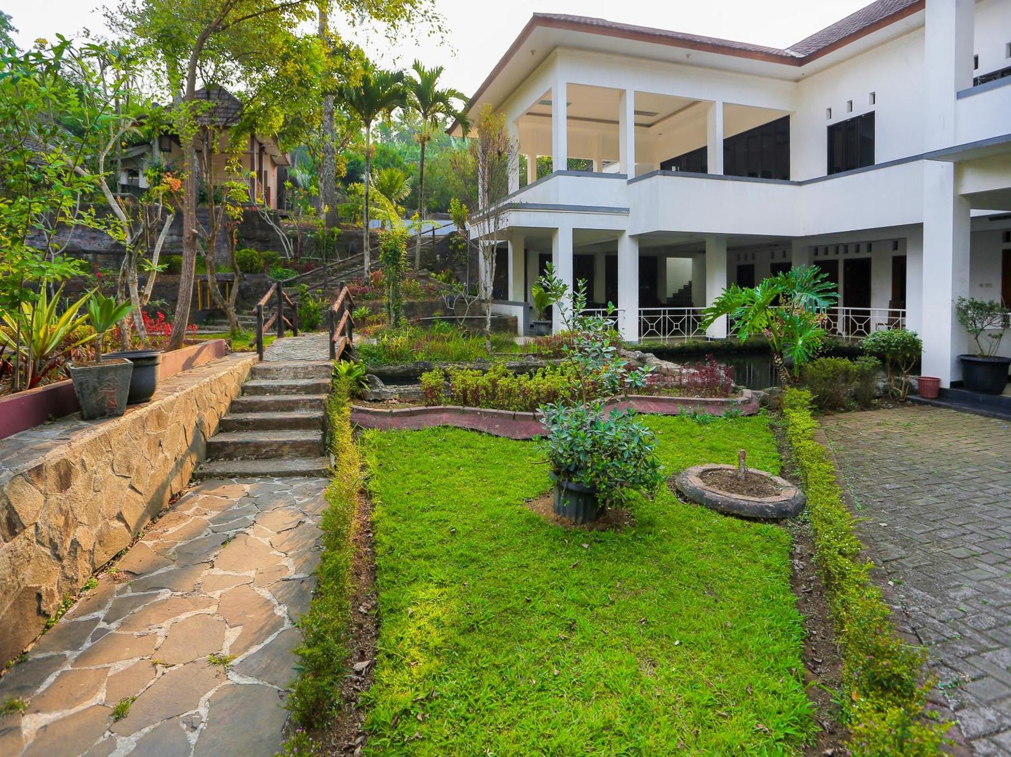 Hotel O Puncak Bogor Near Taman Safari Экстерьер фото